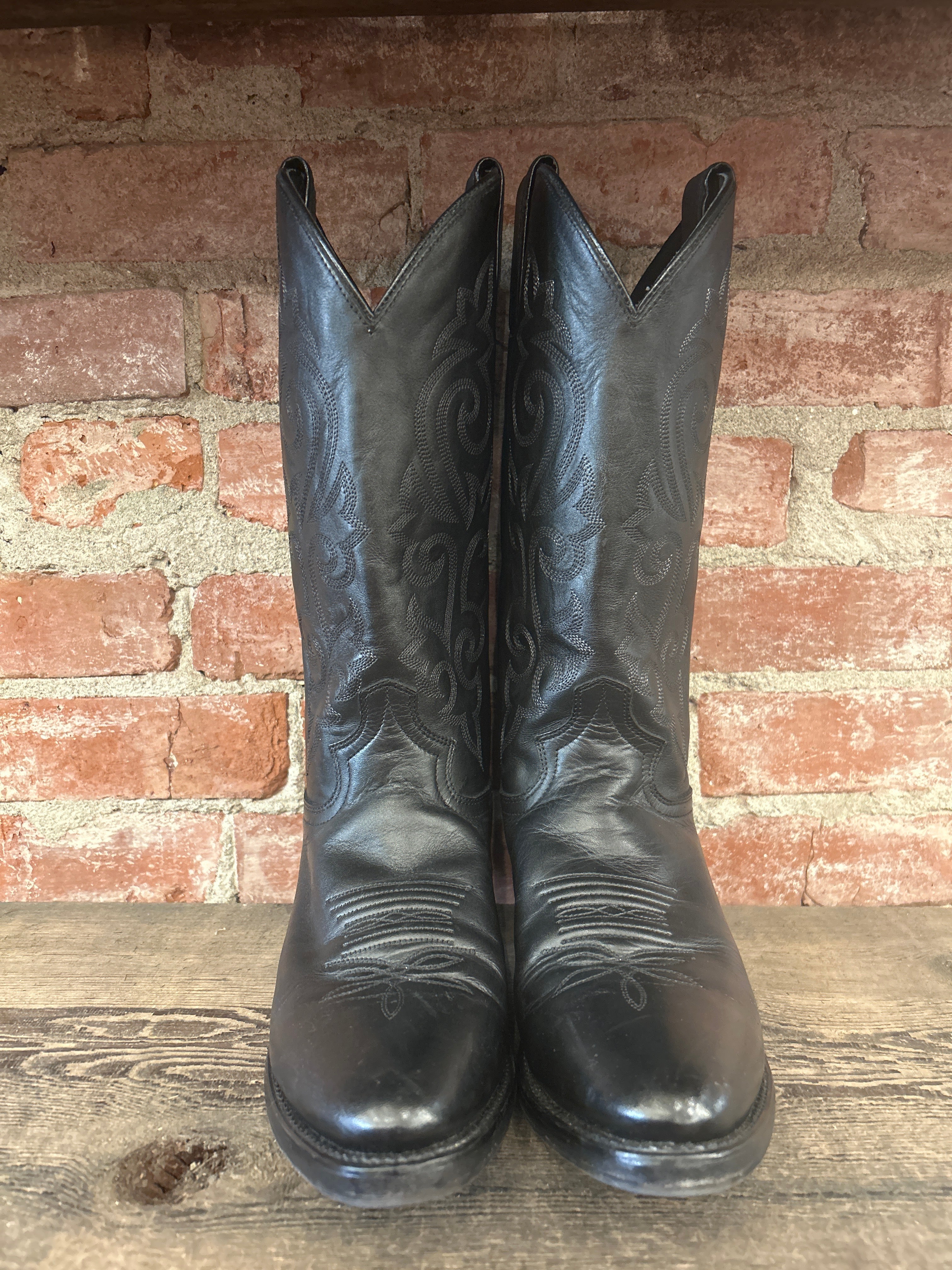 Justin Men’s Cowboy Boots Size 10 Narrow