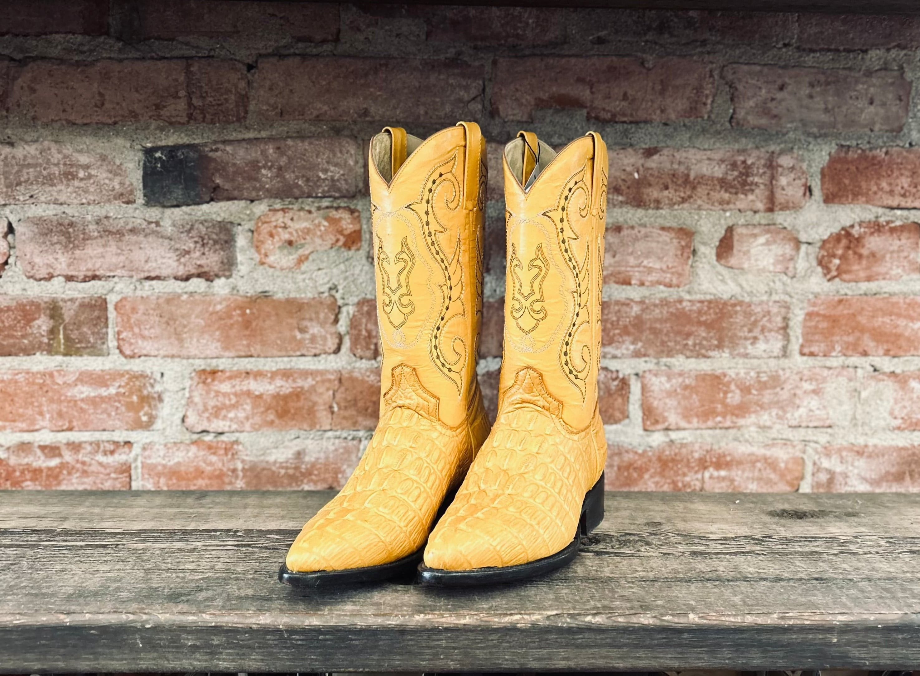 Jugo Women's Cowboy Boots Size 7.5/Men's Size 6