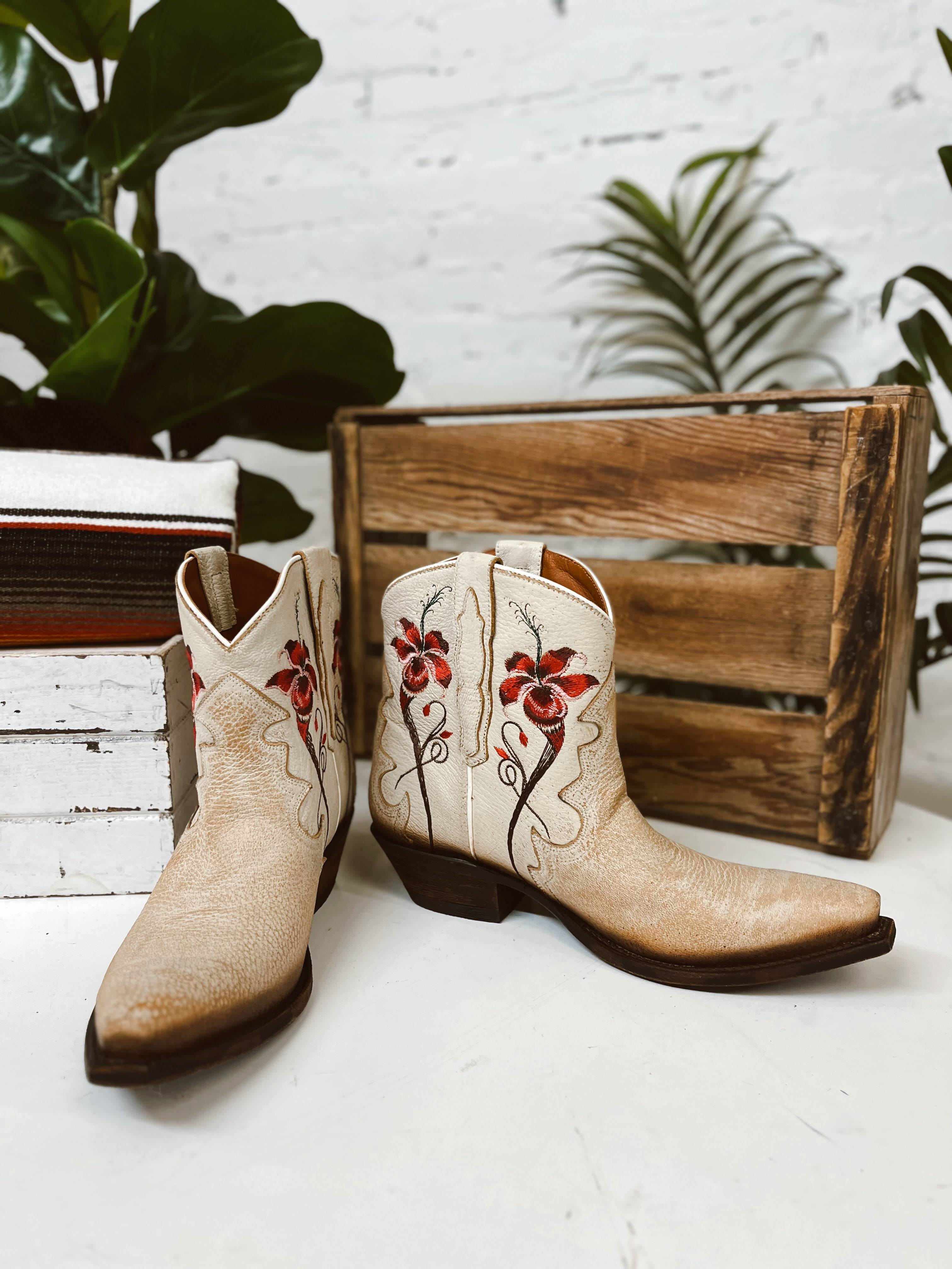Dan Post Women's Cowboy Boots Size 8.5/ Men's Size 7